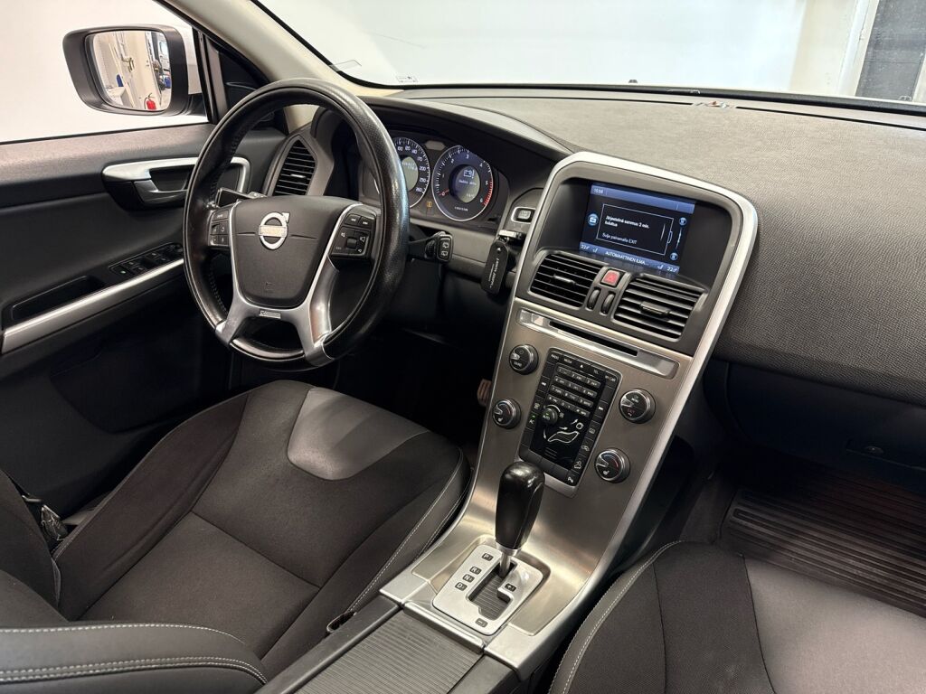 Volvo XC60 2011 Valkoinen