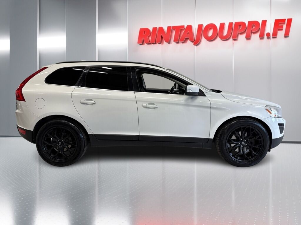 Volvo XC60 2011 Valkoinen