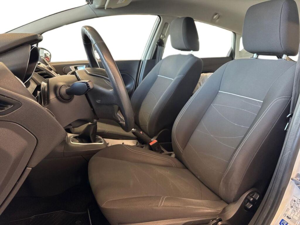 Ford Fiesta 2015 Valkoinen