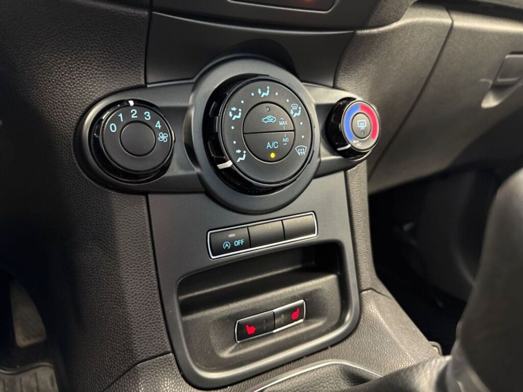 Ford Fiesta 2015 Valkoinen