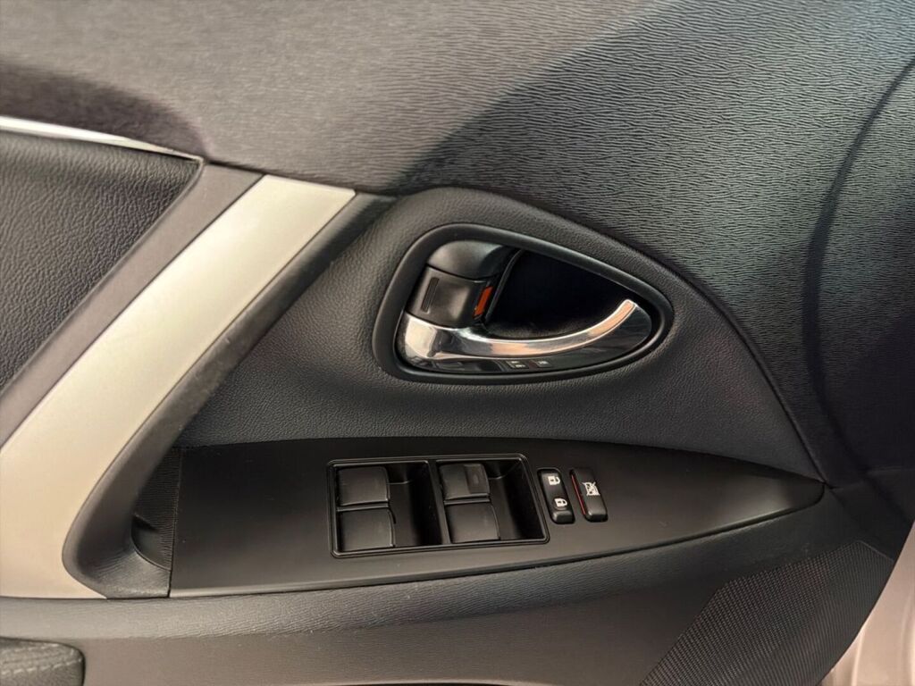 Toyota Avensis 2015 Ruskea (beige)