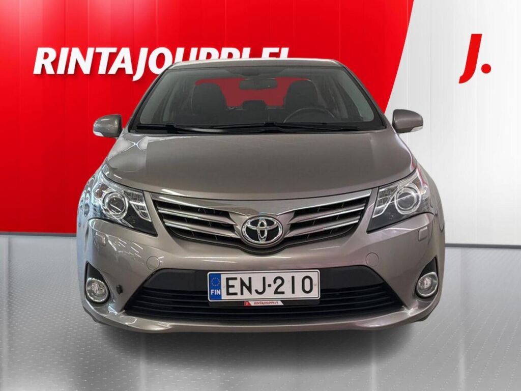 Toyota Avensis 2015 Ruskea (beige)