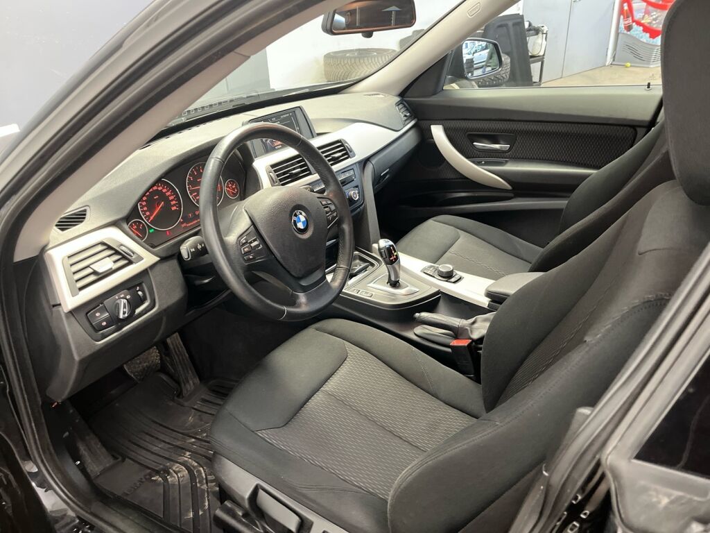 BMW 320 Gran Turismo 2015 Musta