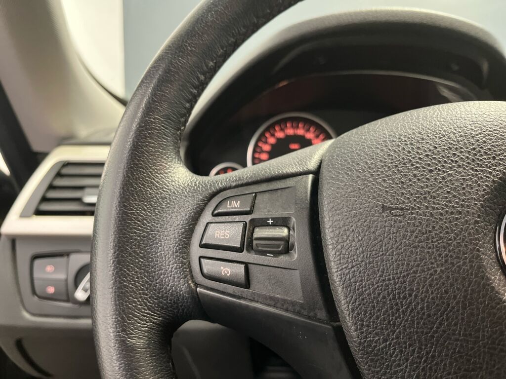 BMW 320 Gran Turismo 2015 Musta