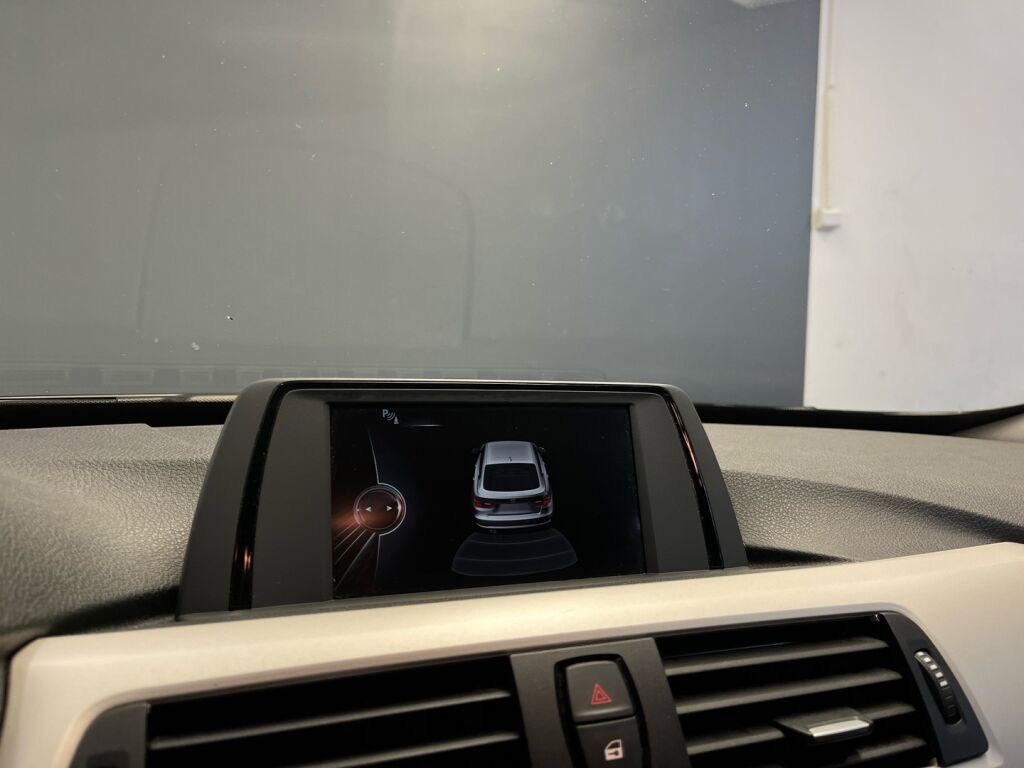 BMW 320 Gran Turismo 2015 Musta