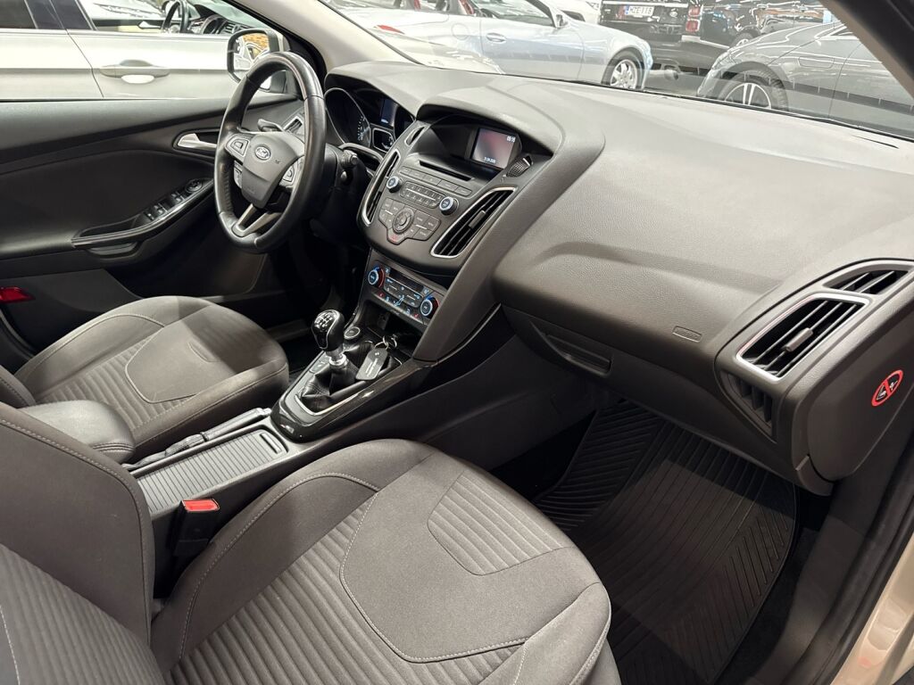 Ford Focus 2015 Harmaa