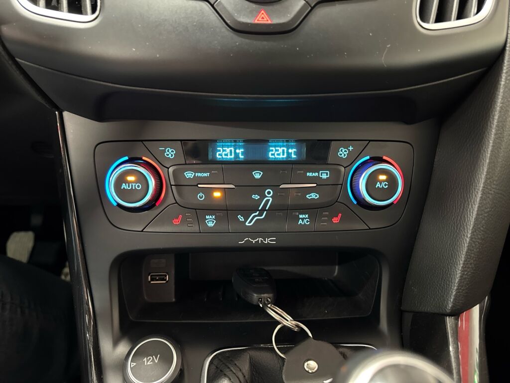 Ford Focus 2015 Harmaa