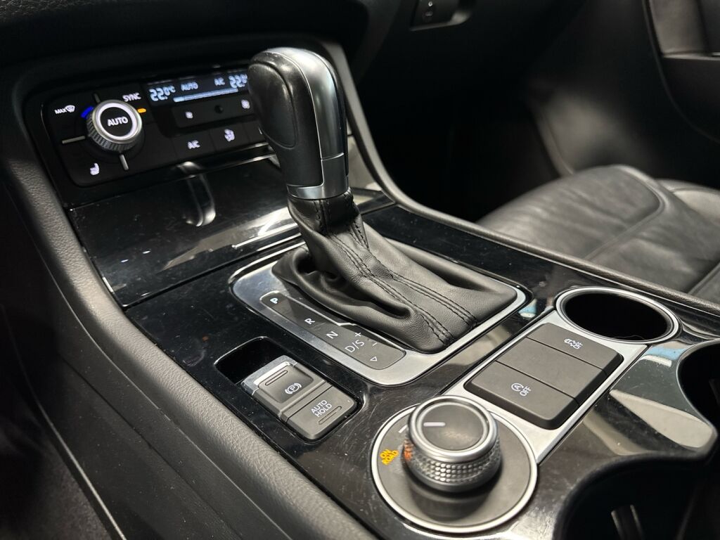 Volkswagen Touareg 2015 Keltainen