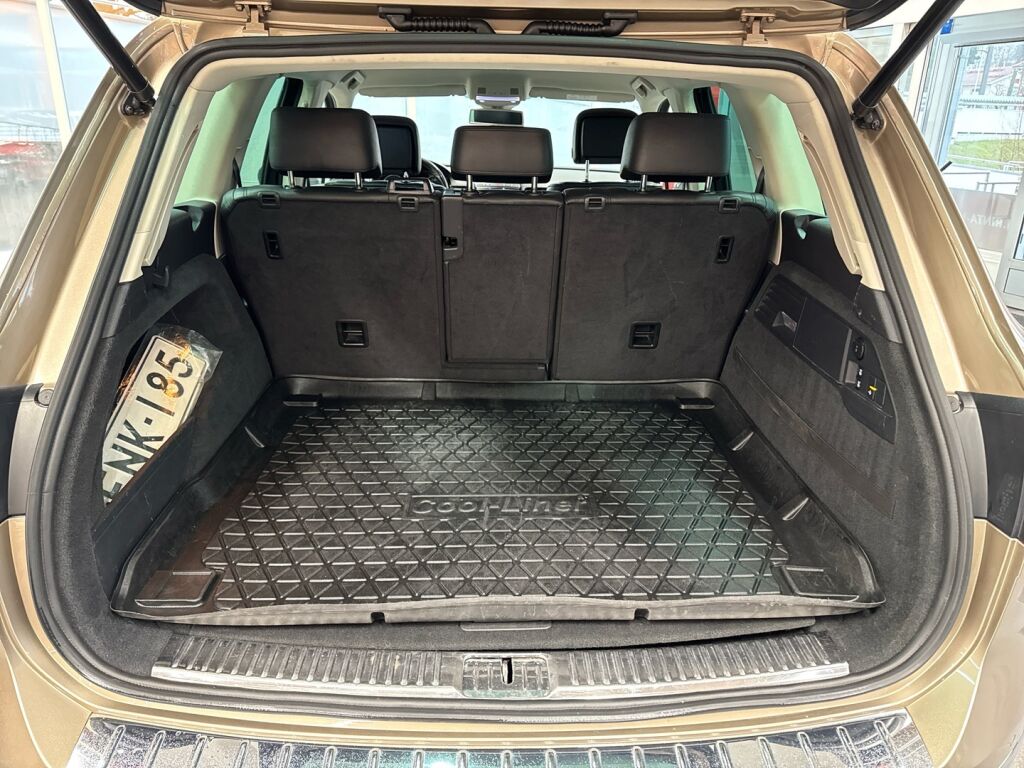 Volkswagen Touareg 2015 Keltainen