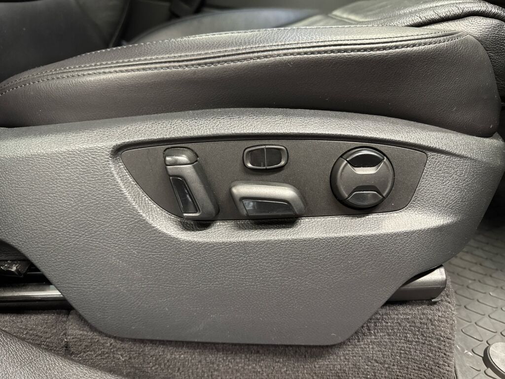 Volkswagen Touareg 2015 Keltainen