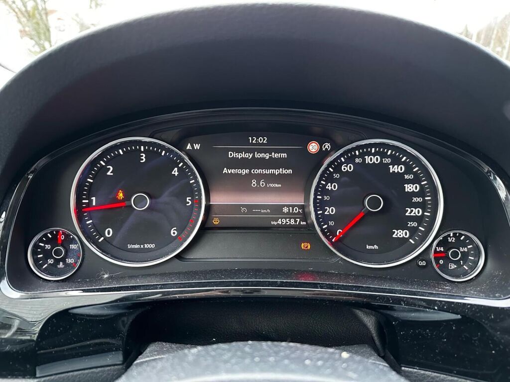 Volkswagen Touareg 2015 Keltainen