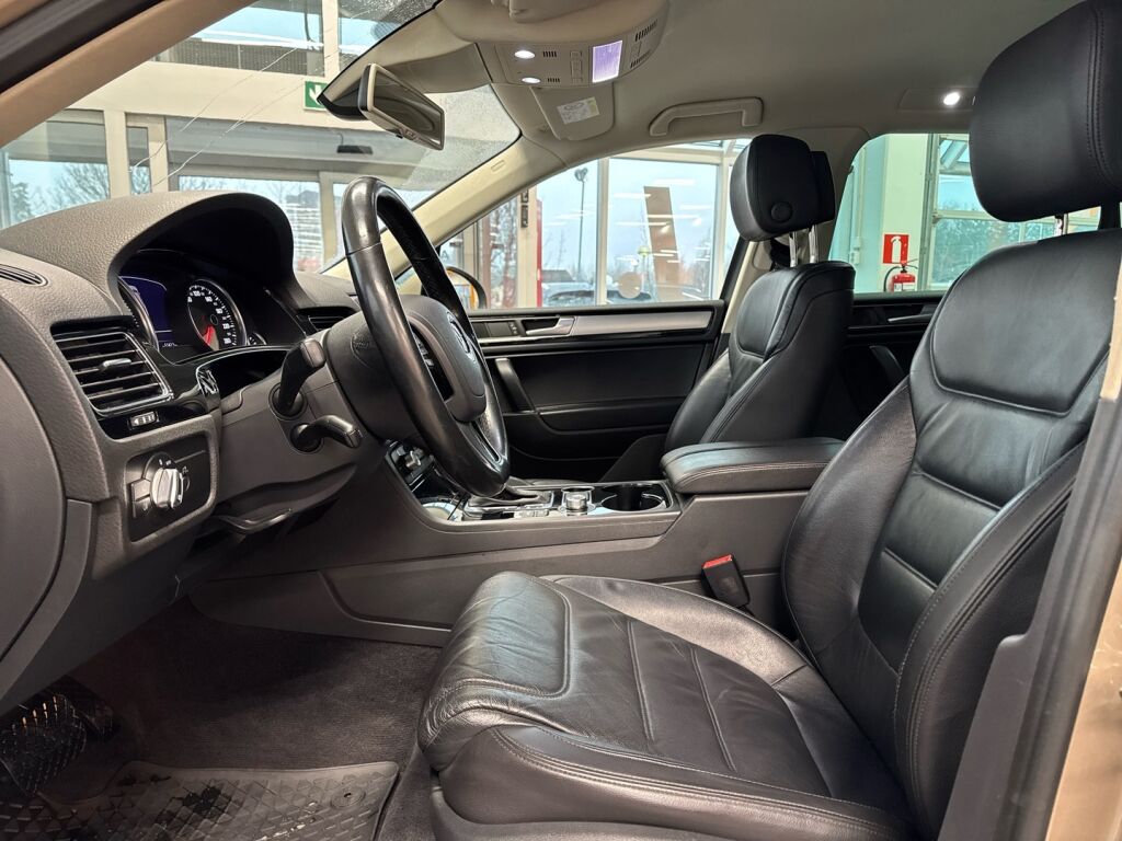 Volkswagen Touareg 2015 Keltainen