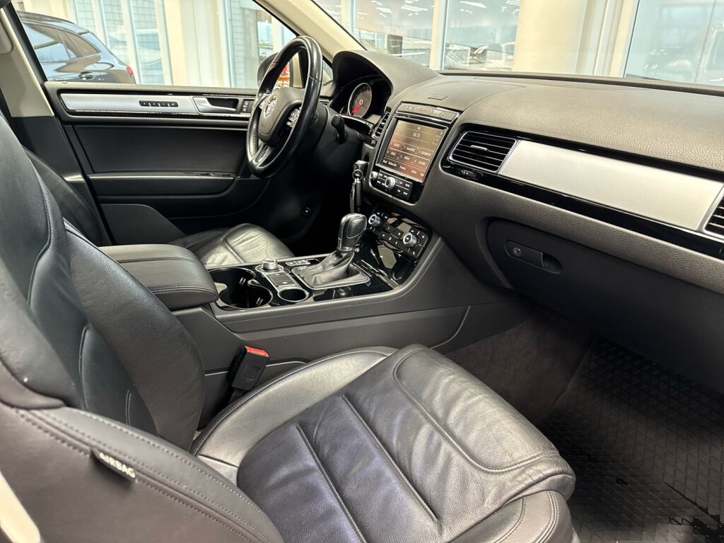 Volkswagen Touareg 2015 Keltainen