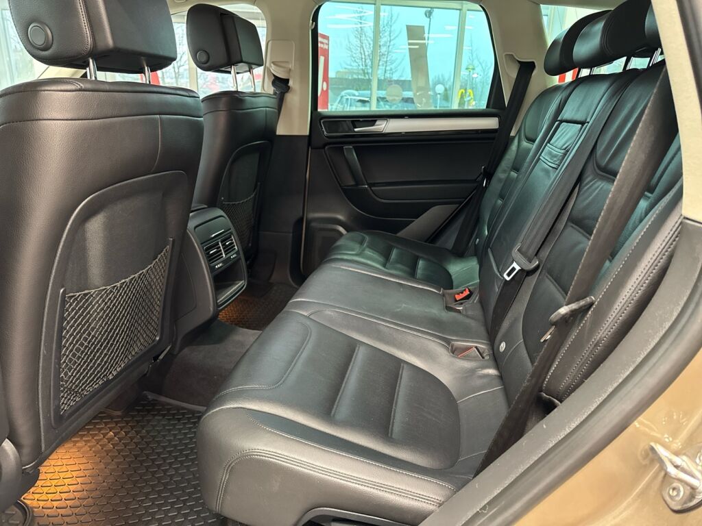 Volkswagen Touareg 2015 Keltainen