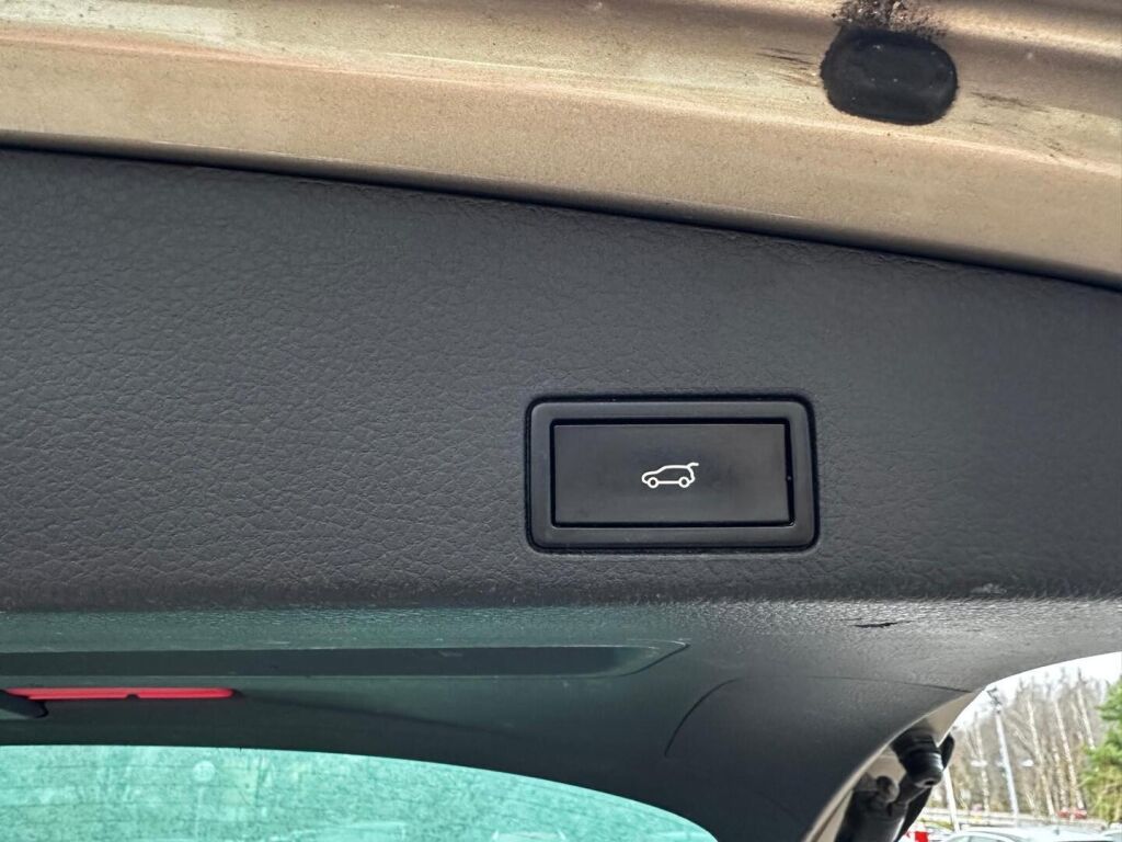 Volkswagen Touareg 2015 Keltainen