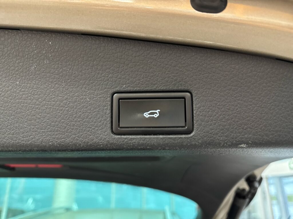 Volkswagen Touareg 2015 Keltainen