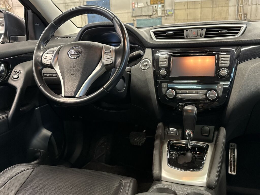 Nissan Qashqai 2015 Musta