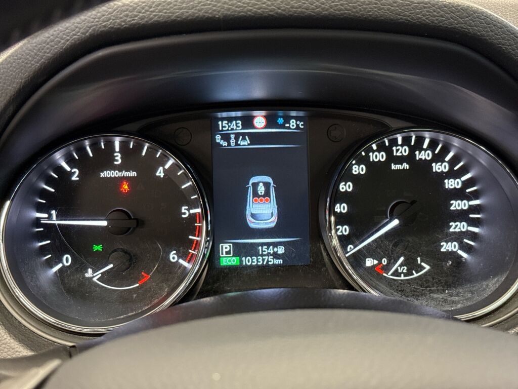 Nissan Qashqai 2015 Musta