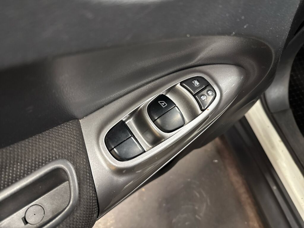 Nissan Juke 2015 Valkoinen