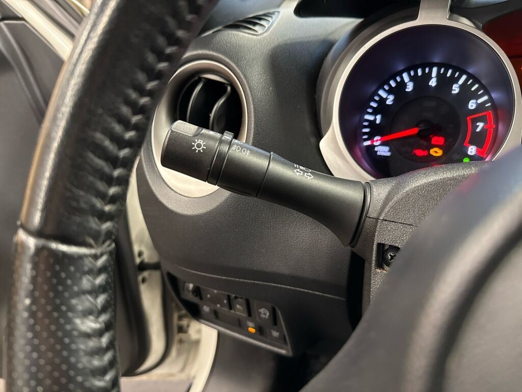 Nissan Juke 2015 Valkoinen