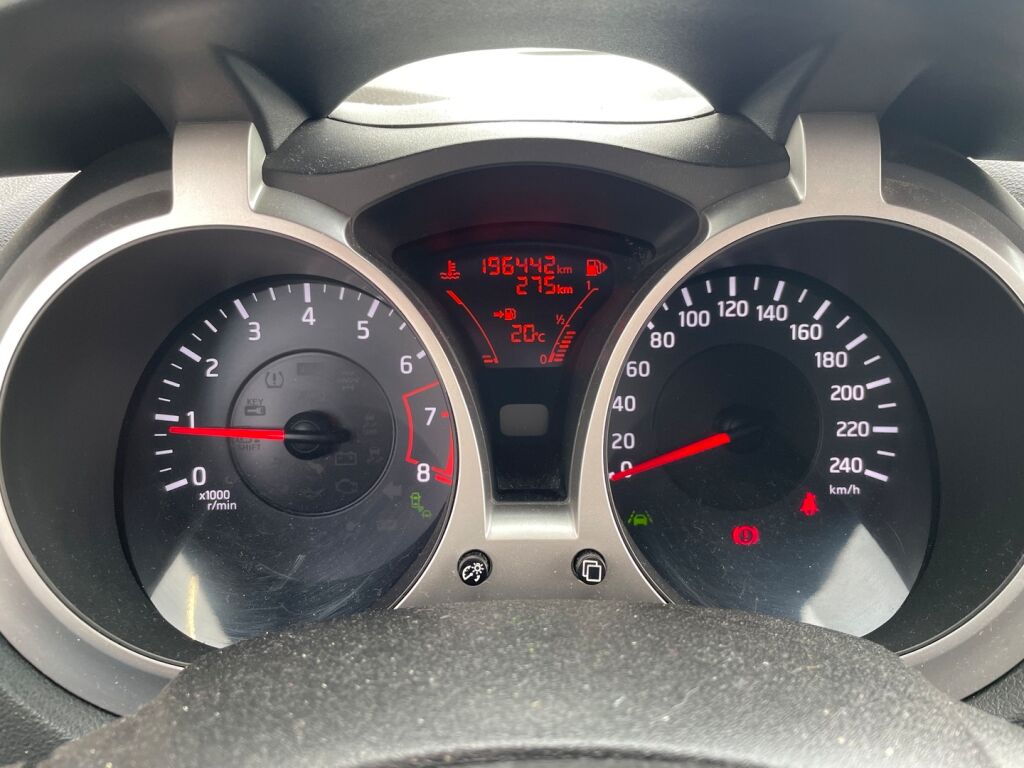 Nissan Juke 2015 Harmaa