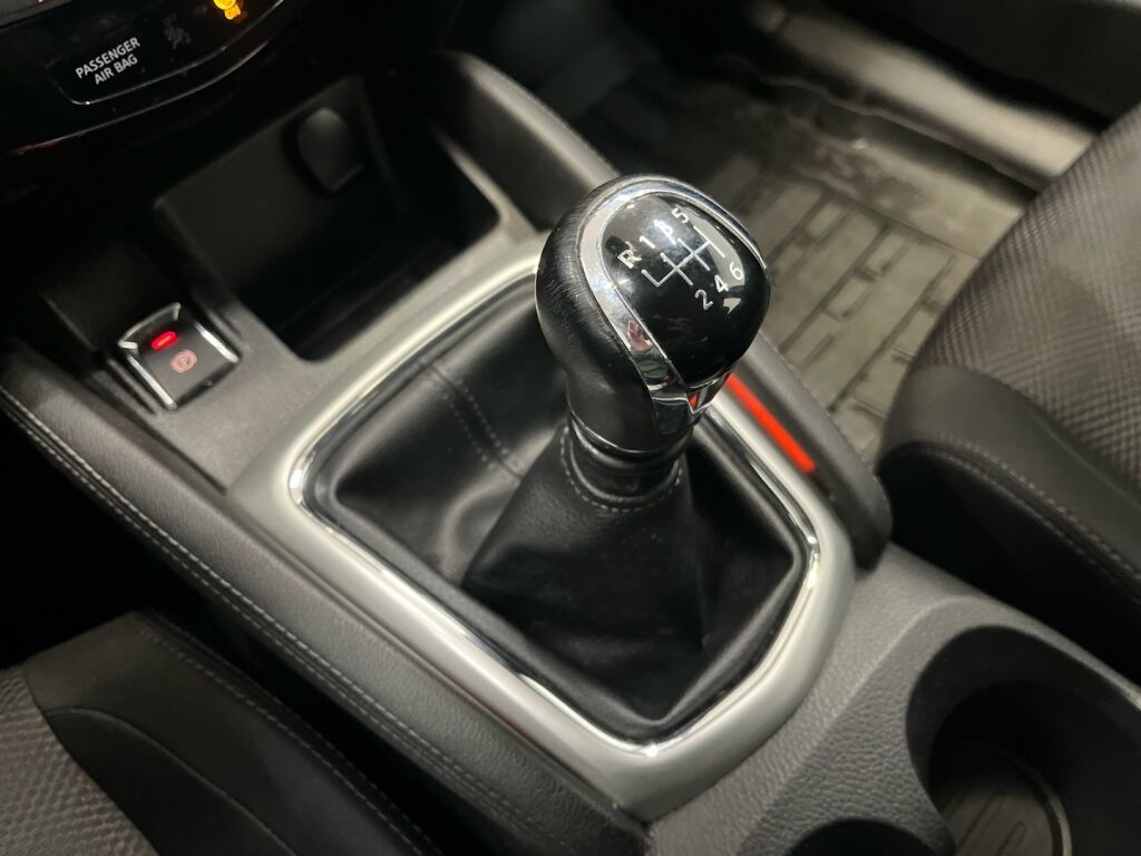 Nissan Qashqai 2015 Hopea