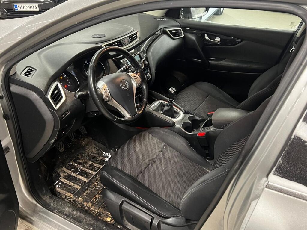 Nissan Qashqai 2015 Hopea