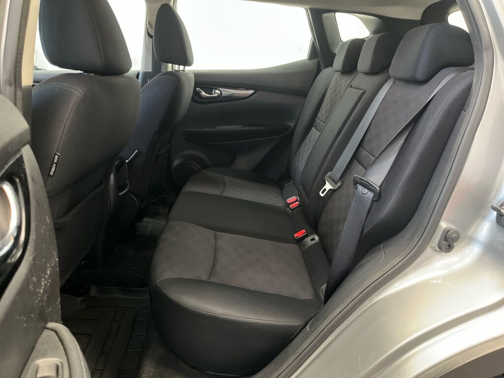 Nissan Qashqai 2015 Hopea