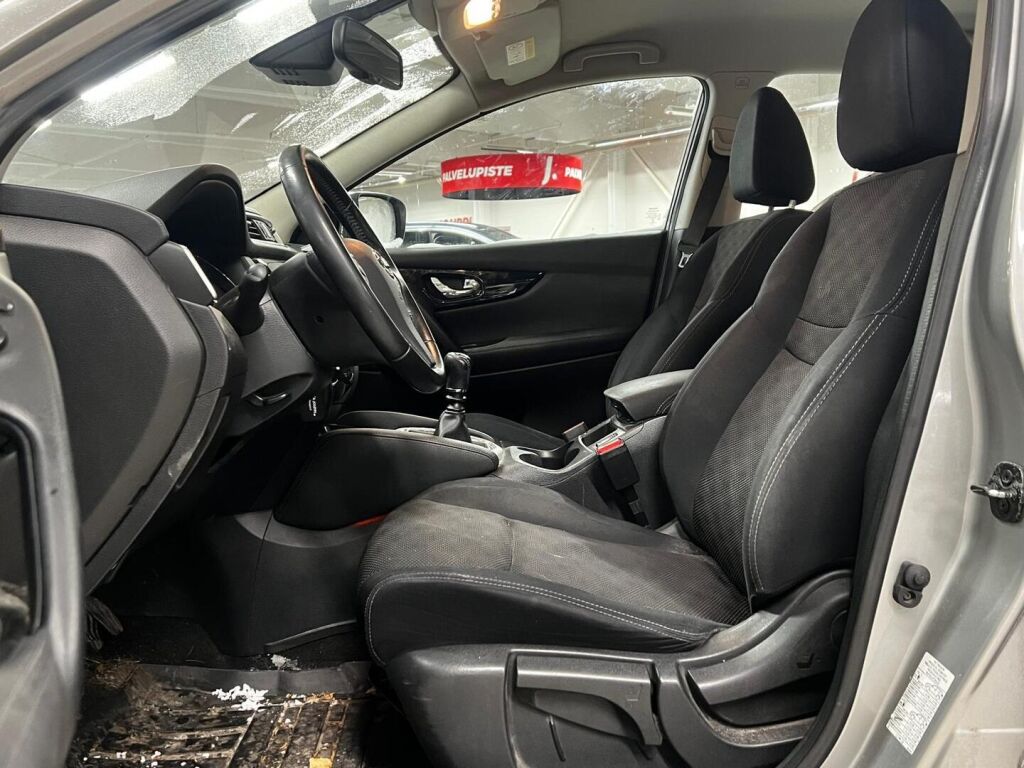 Nissan Qashqai 2015 Hopea