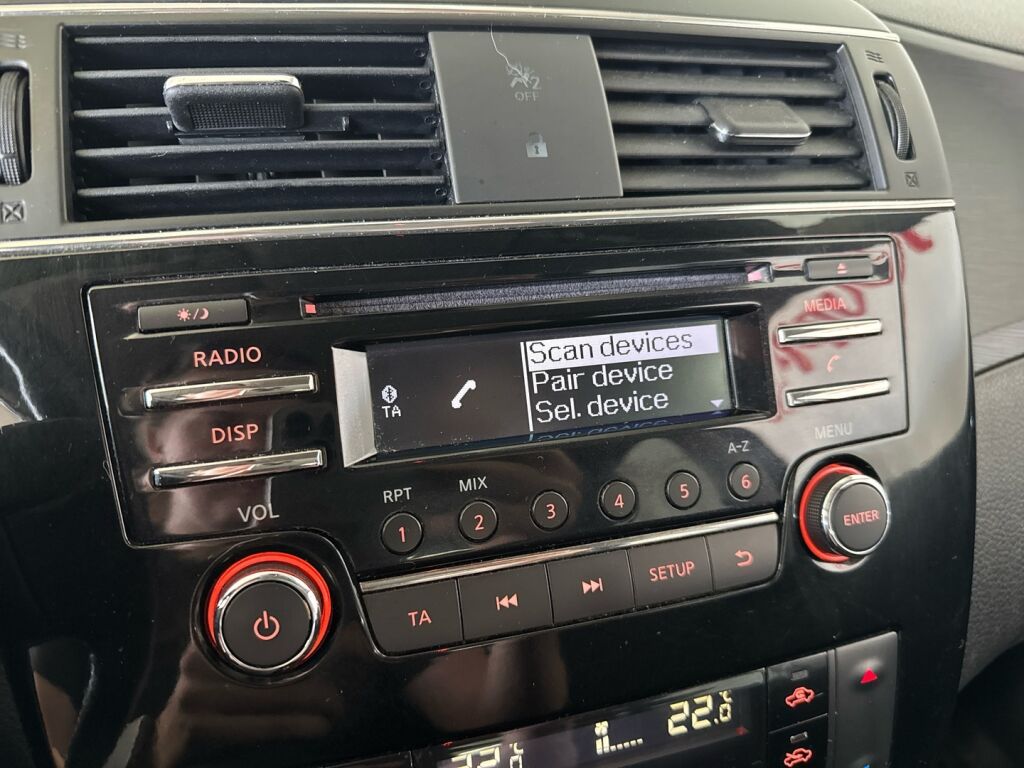 Nissan Pulsar 2015 Musta