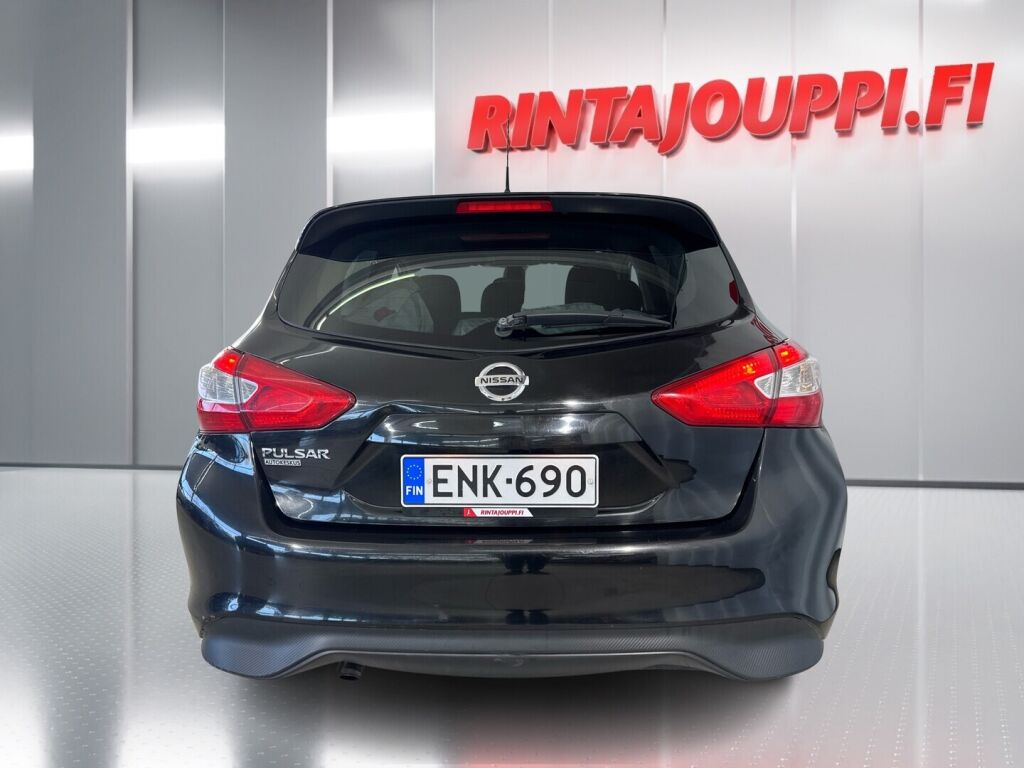 Nissan Pulsar 2015 Musta