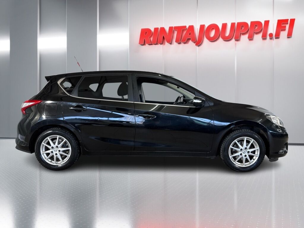 Nissan Pulsar 2015 Musta