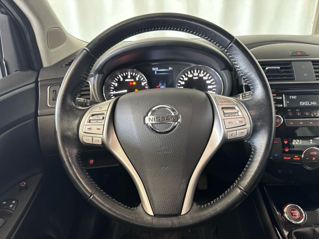 Nissan Pulsar 2015 Musta