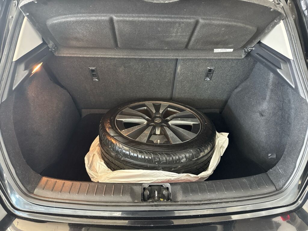 Nissan Pulsar 2015 Musta