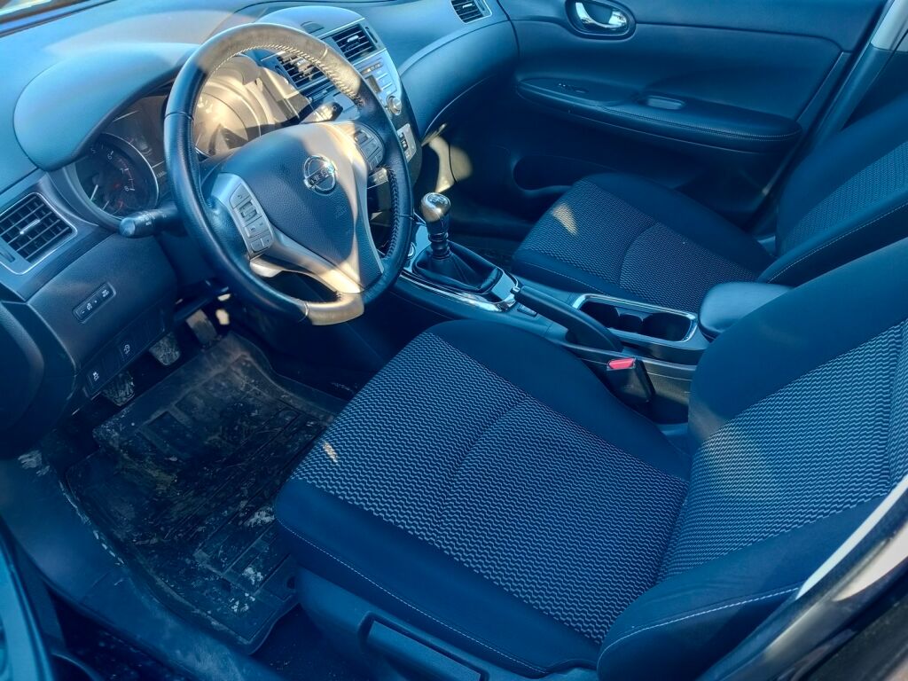 Nissan Pulsar 2015 Musta