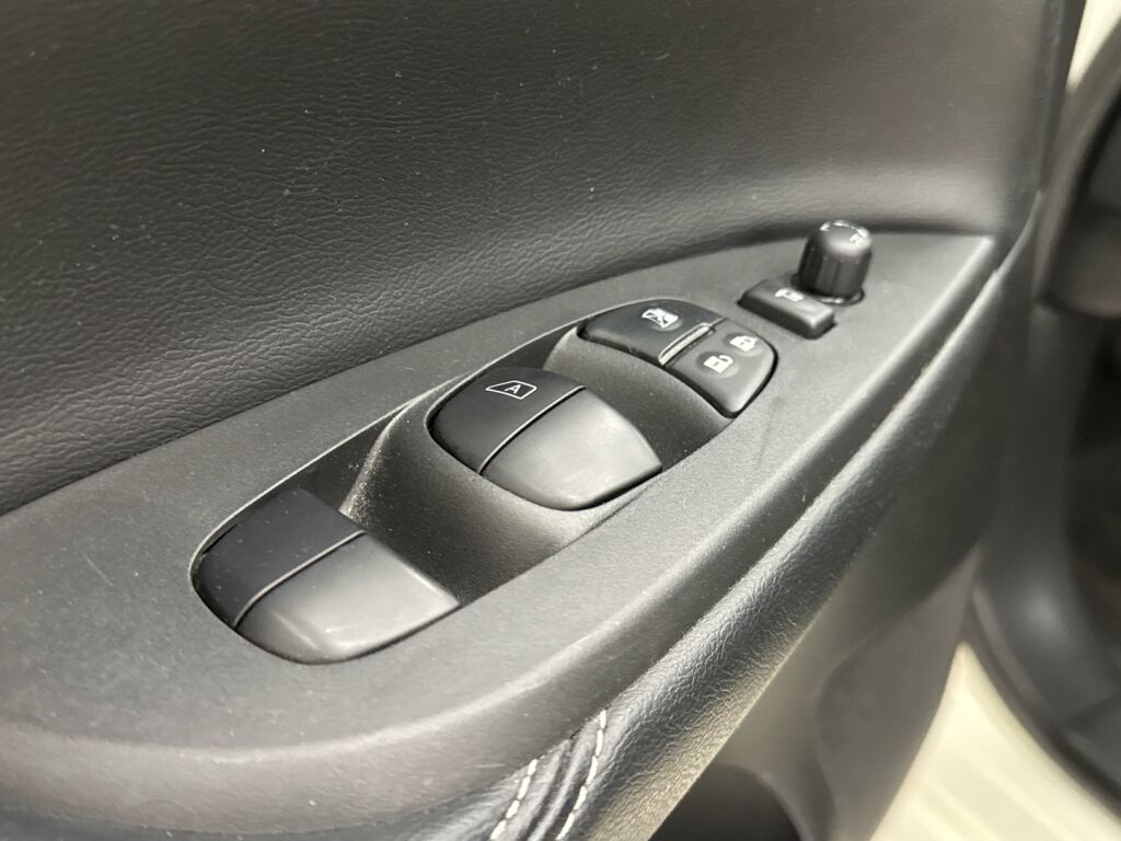 Nissan Pulsar 2015 Valkoinen