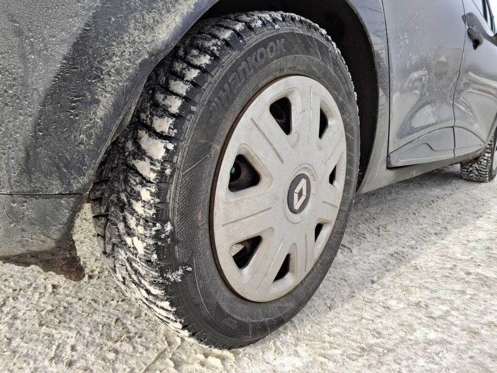 Renault Clio 2014 Musta