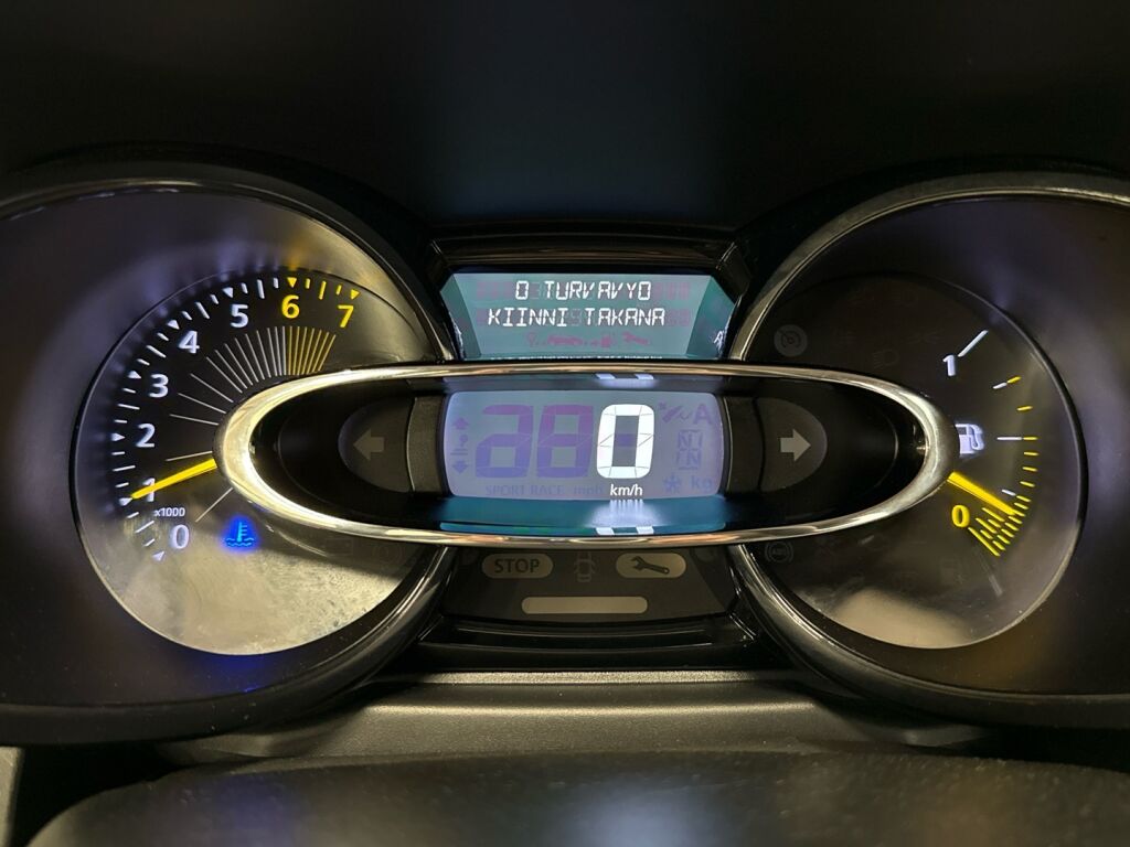 Renault Clio 2014 Musta