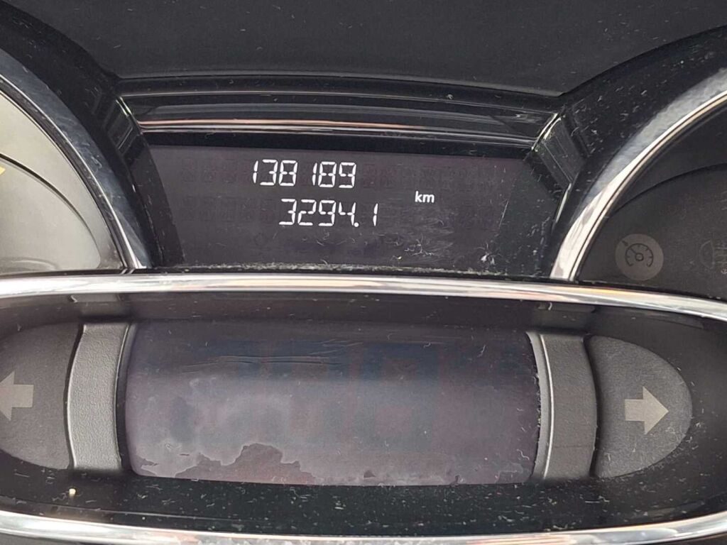 Renault Clio 2014 Musta