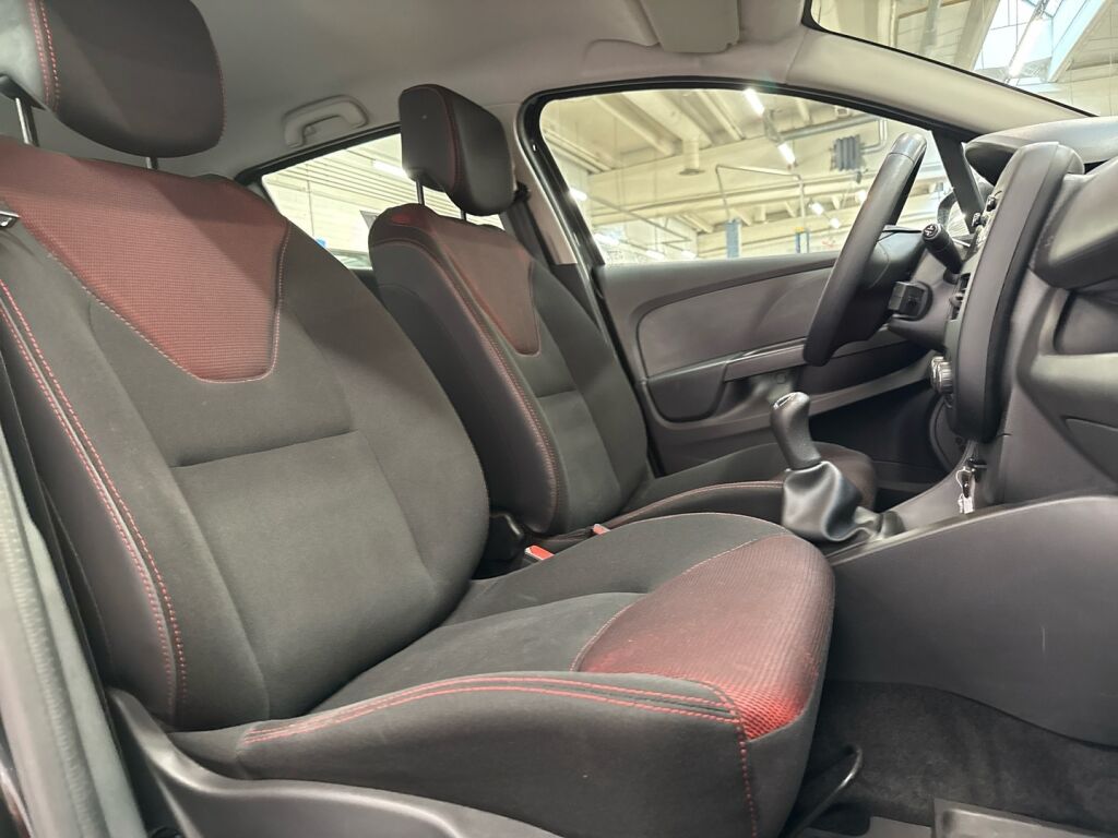 Renault Clio 2014 Musta