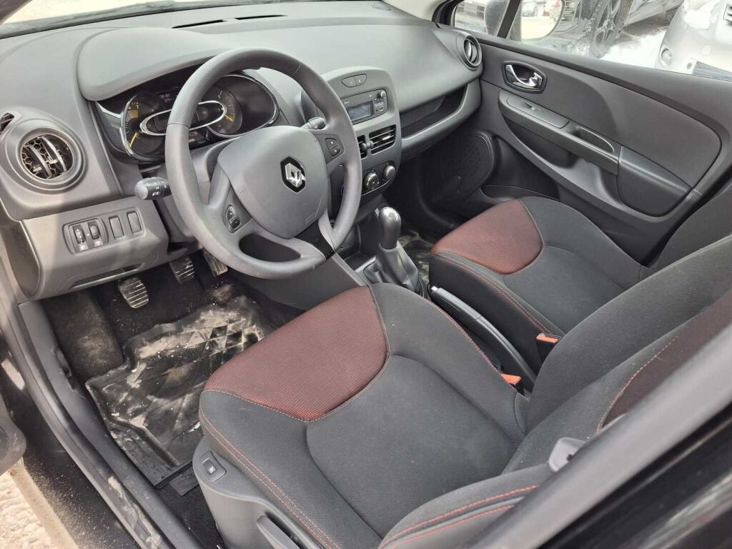 Renault Clio 2014 Musta