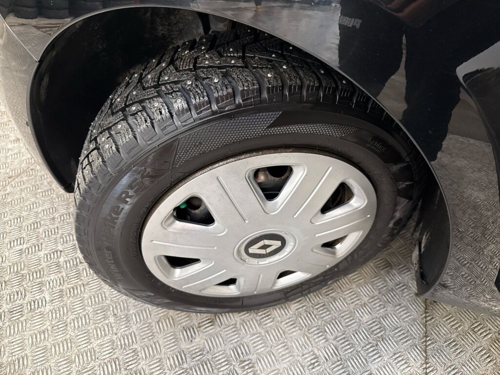 Renault Clio 2014 Musta