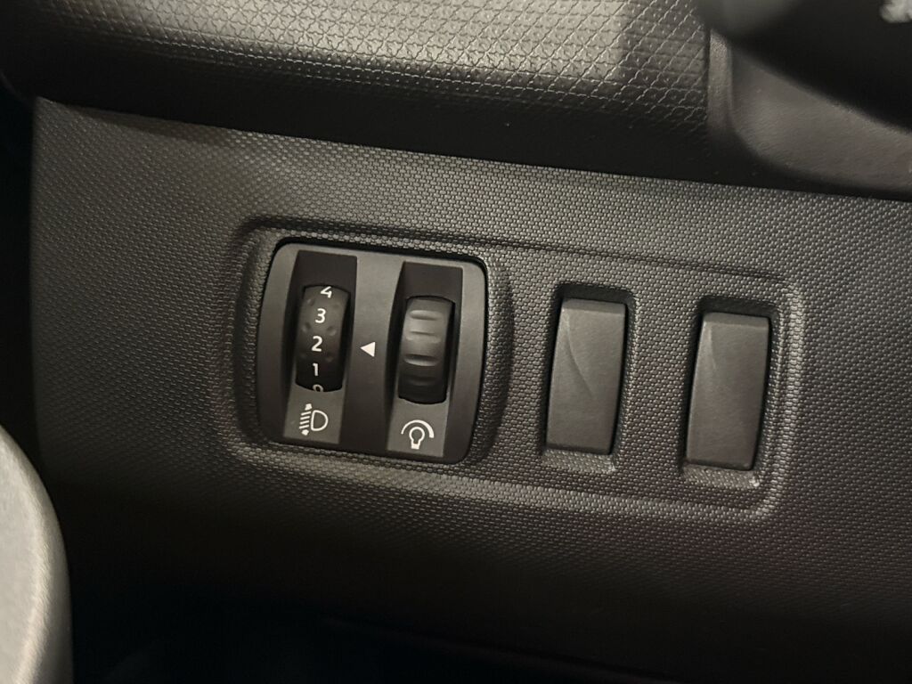 Renault Clio 2014 Musta