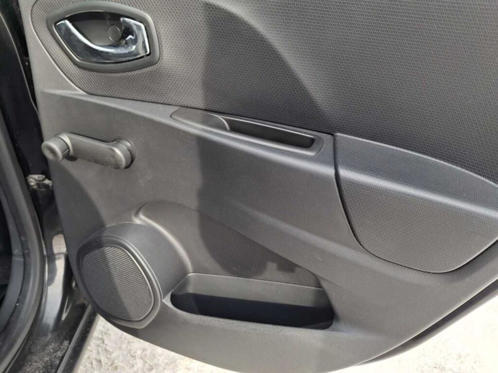 Renault Clio 2014 Musta