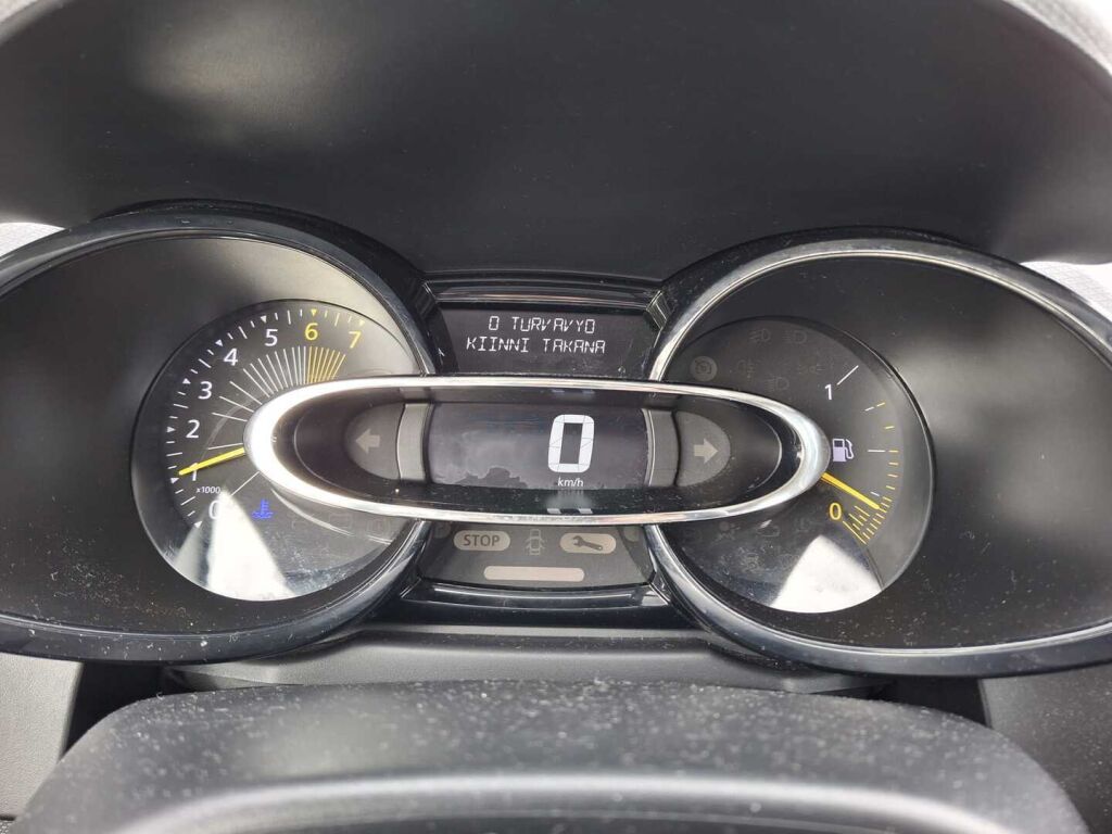 Renault Clio 2014 Musta