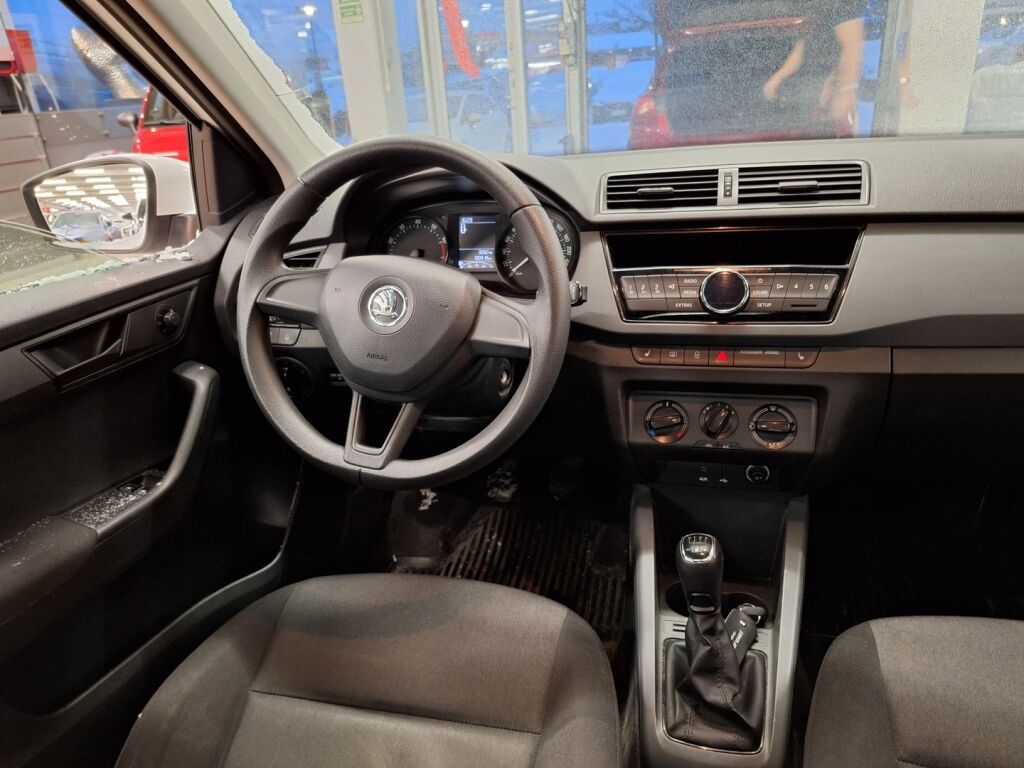 Skoda Fabia 2015 Valkoinen