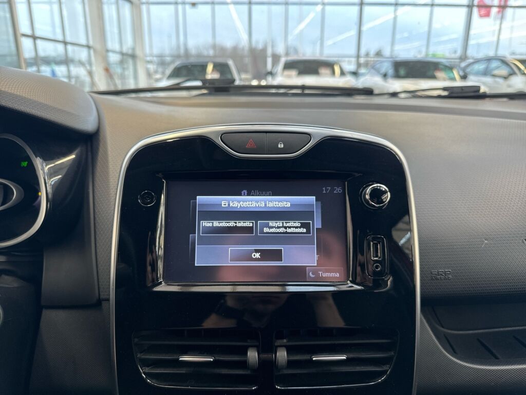 Renault Clio 2015 Punainen