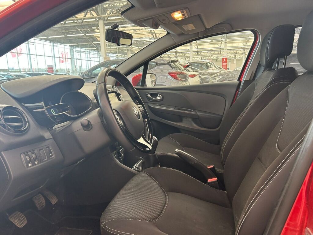 Renault Clio 2015 Punainen
