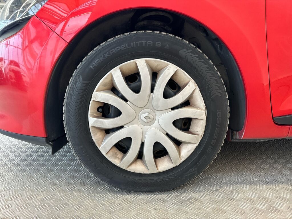 Renault Clio 2015 Punainen