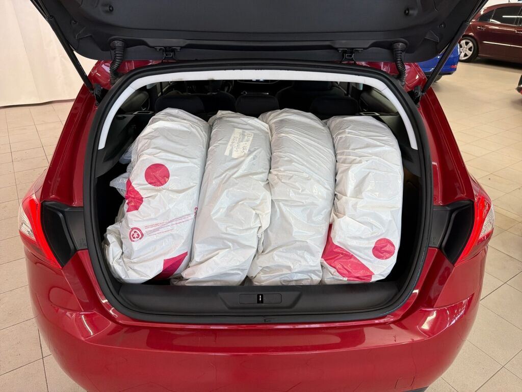 Peugeot 308 2015 Punainen